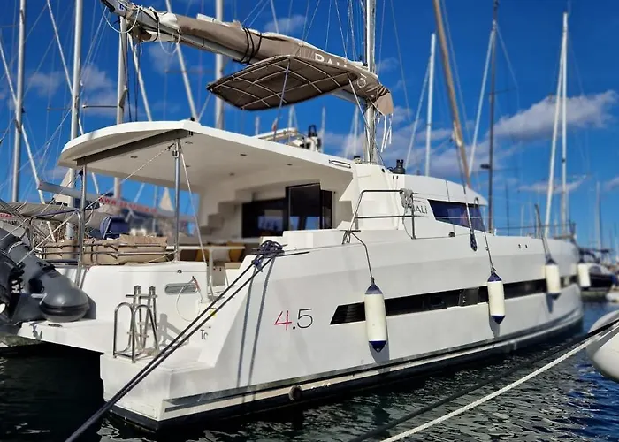 Magnolia House Boat