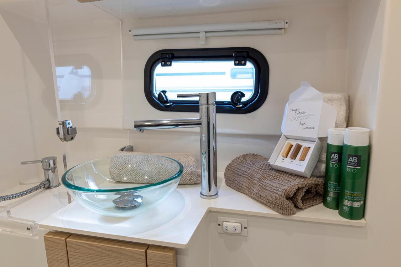 Magnolia House Boat Hotel en barco *