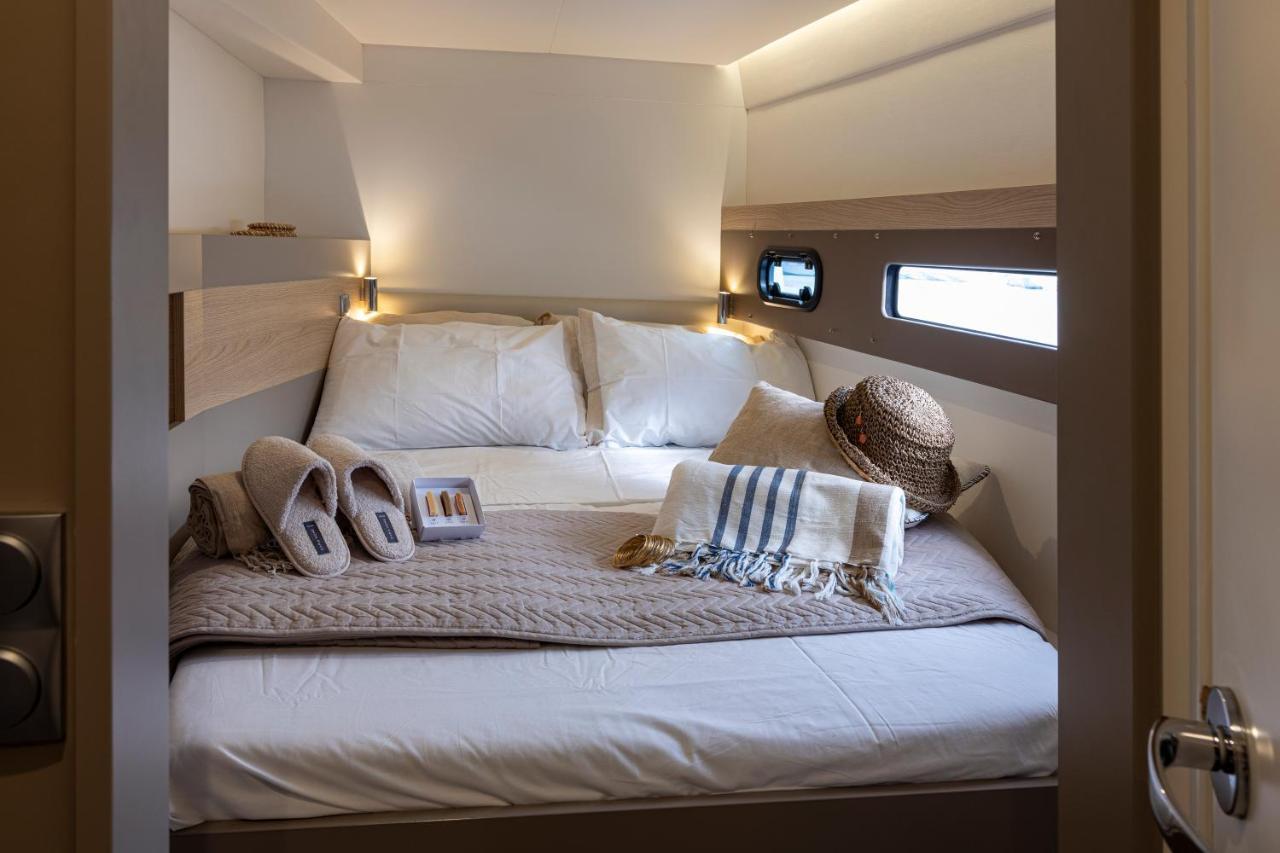 Magnolia House Boat *